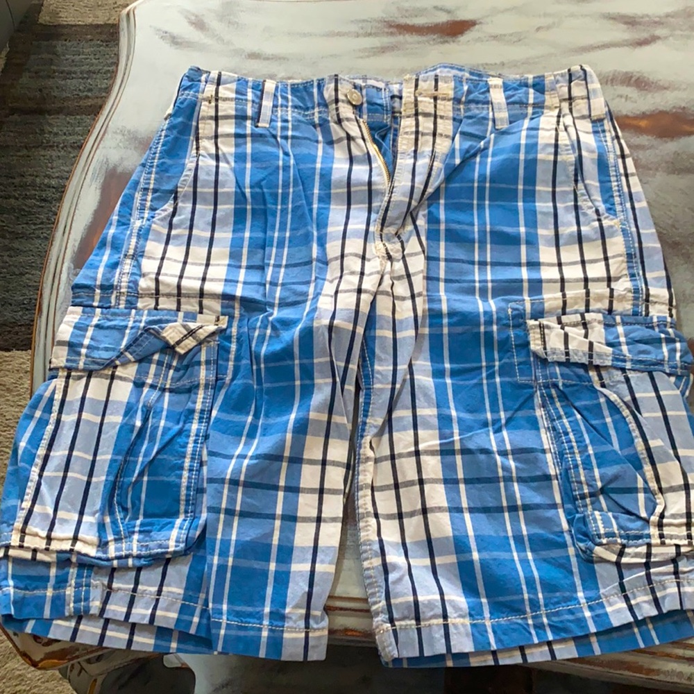Levi's blue plaid cargo shorts waist 29